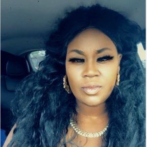 Meet your Posher, Stacy